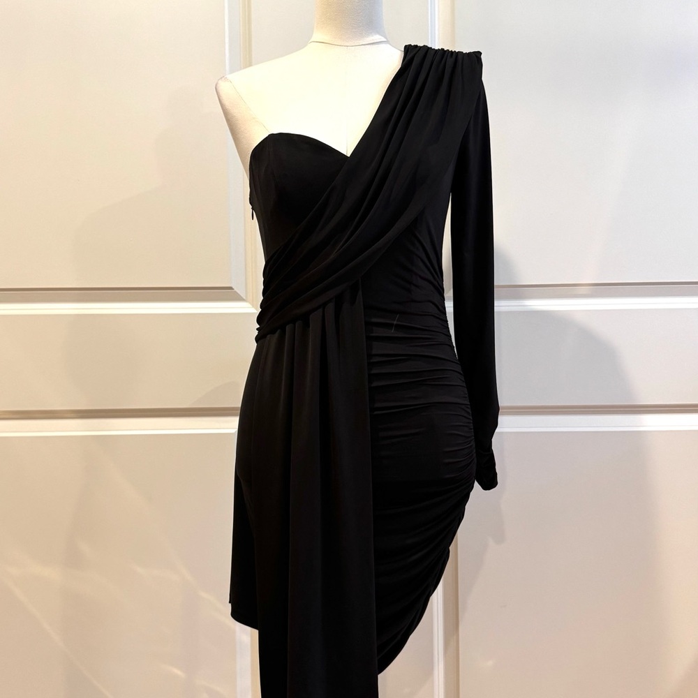 Michael Costello Black One-Shoulder Long Sleeve Dress